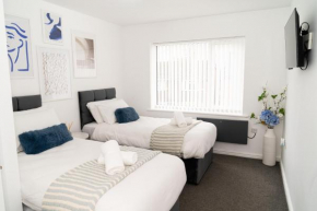 Charming Apartment in Central Location with Free Parking, Fast Wifi and SmartTV by Yoko Property
